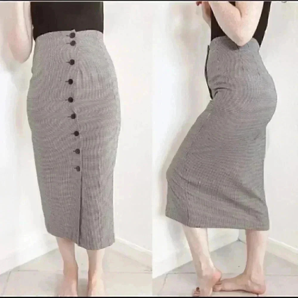 ⭐️ Beautiful Vintage long gingham high waisted button down skirt